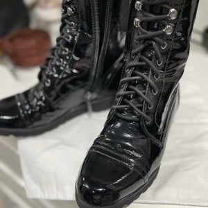 DONALD J PLINER ---Black boots